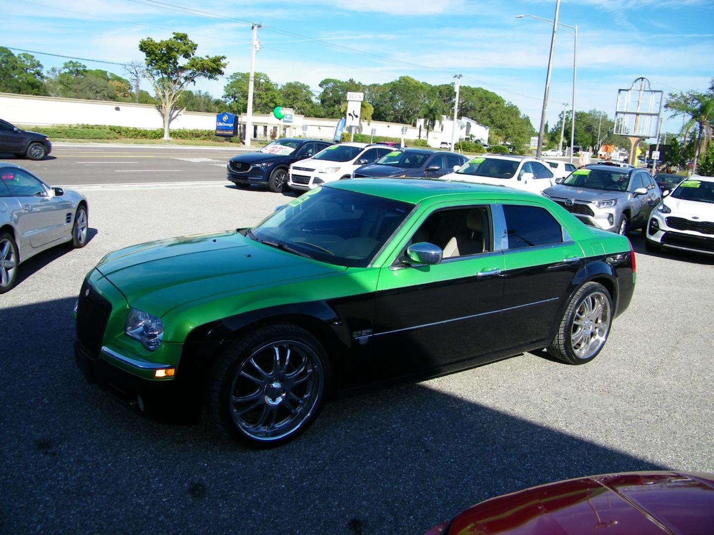 2006 Black /Black Chrysler 300 C (2C3KA63H46H) with an 5.7L V8 HEMI engine, Automatic transmission, located at 4000 Bee Ridge Road, Sarasota, FL, 34233, (941) 926-0300, 27.298664, -82.489151 - Photo#0